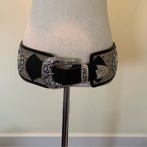 Kamberley womens faux ostrich wide waist concho belt - size M/L